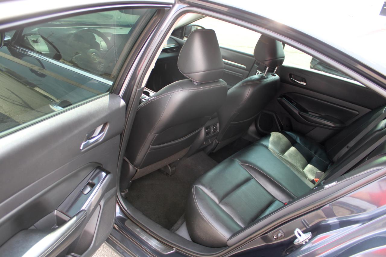 Nissan Altima 2.5 Platinum Sedan 2020