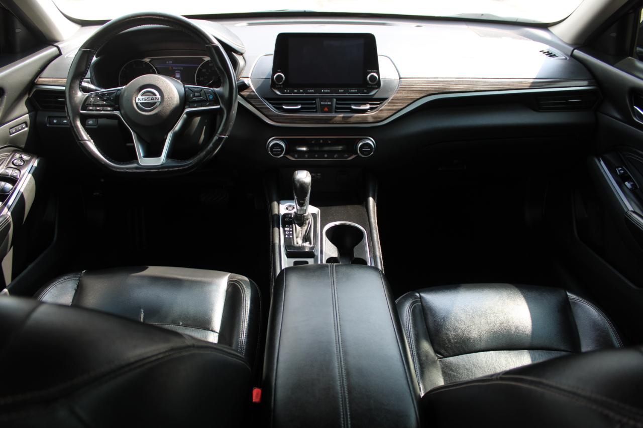 Nissan Altima 2.5 Platinum Sedan 2020