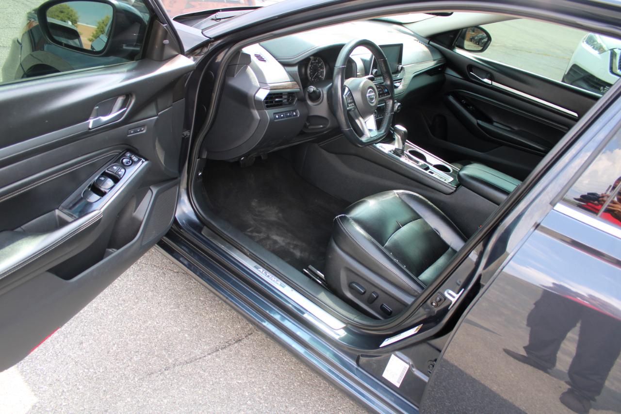 Nissan Altima 2.5 Platinum Sedan 2020