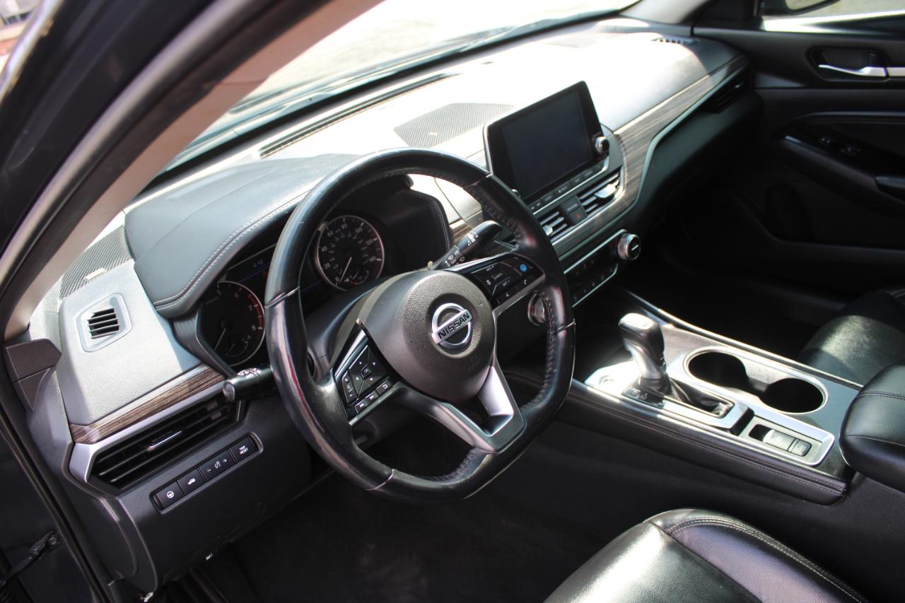 Nissan Altima 2.5 Platinum Sedan 2020