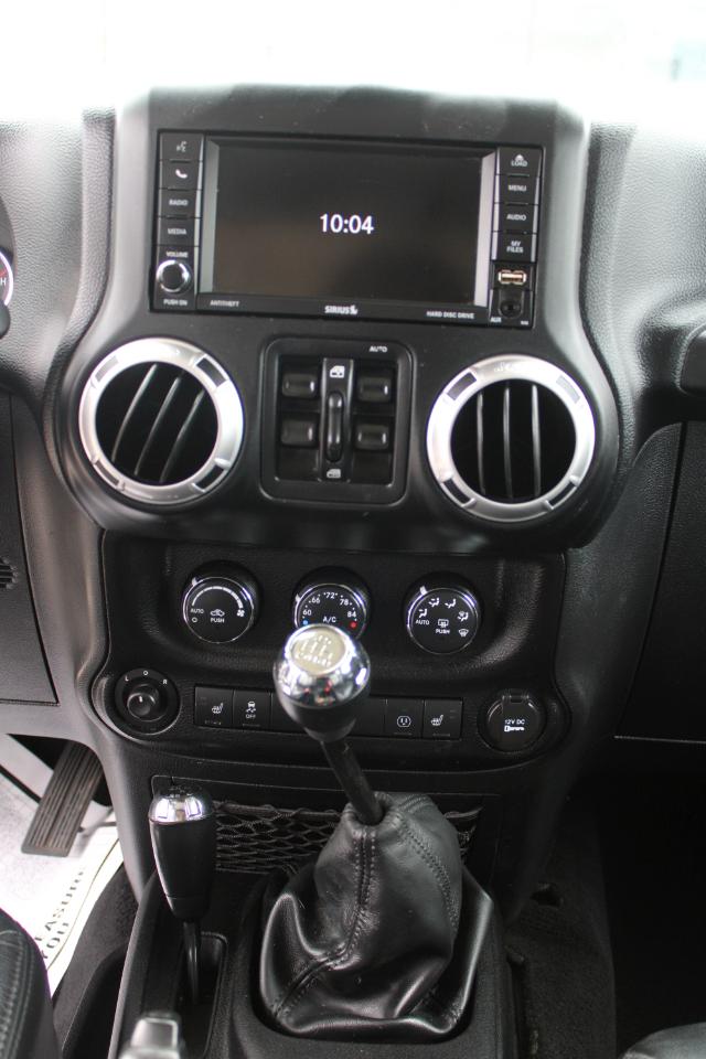 Jeep Wrangler Unlimited 4WD 4dr Rubicon 10th Anniversary 2013