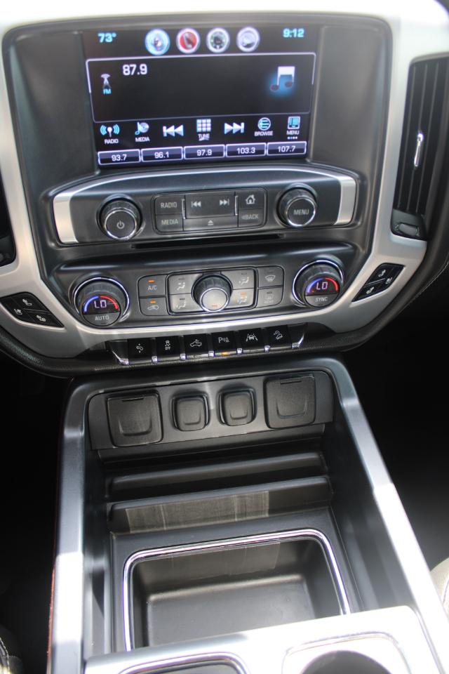 GMC Sierra 1500 4WD Crew Cab 143.5" SLT 2018
