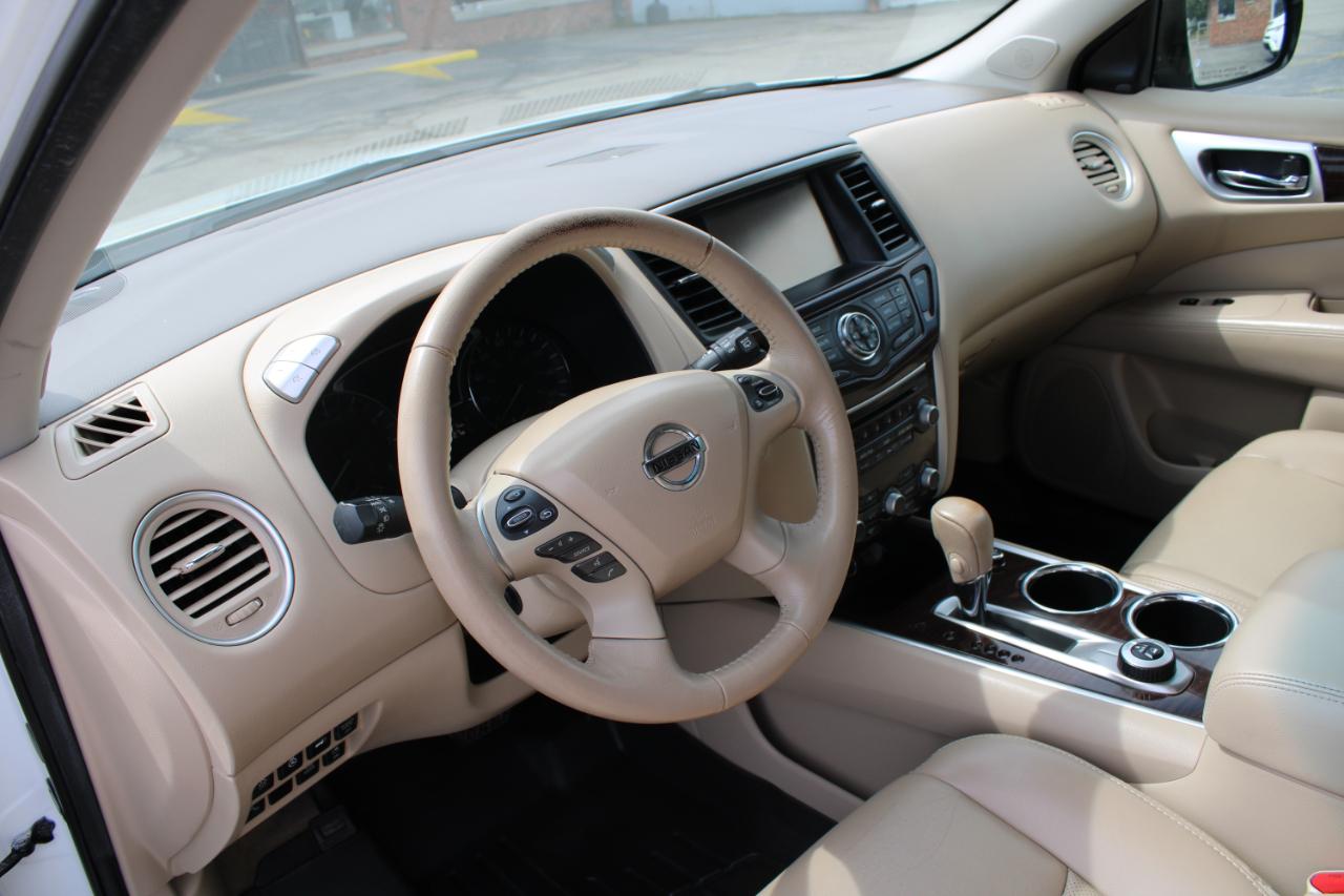 Nissan Pathfinder 4WD 4dr Platinum 2015