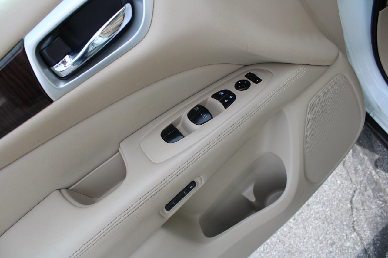 Nissan Pathfinder 4WD 4dr Platinum 2015