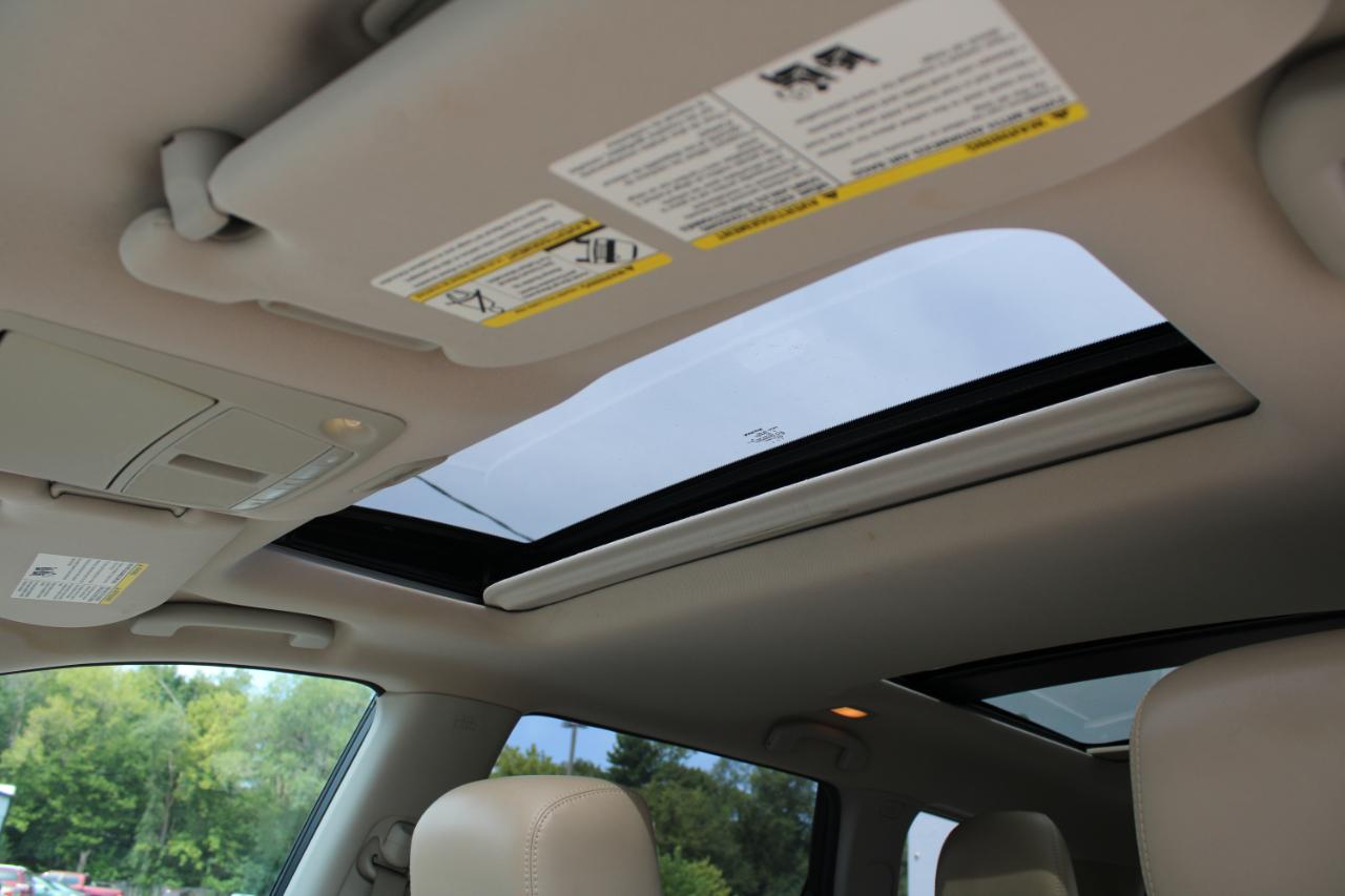 Nissan Pathfinder 4WD 4dr Platinum 2015