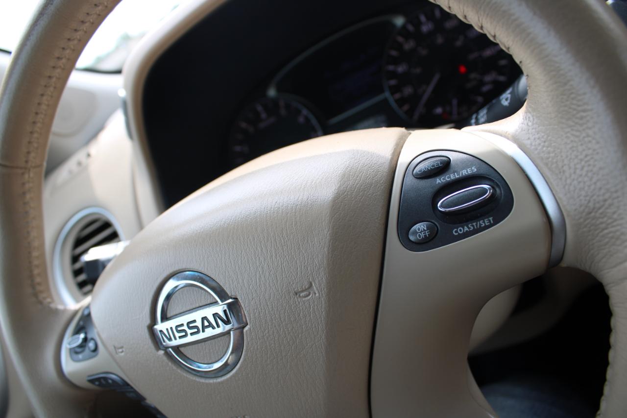 Nissan Pathfinder 4WD 4dr Platinum 2015