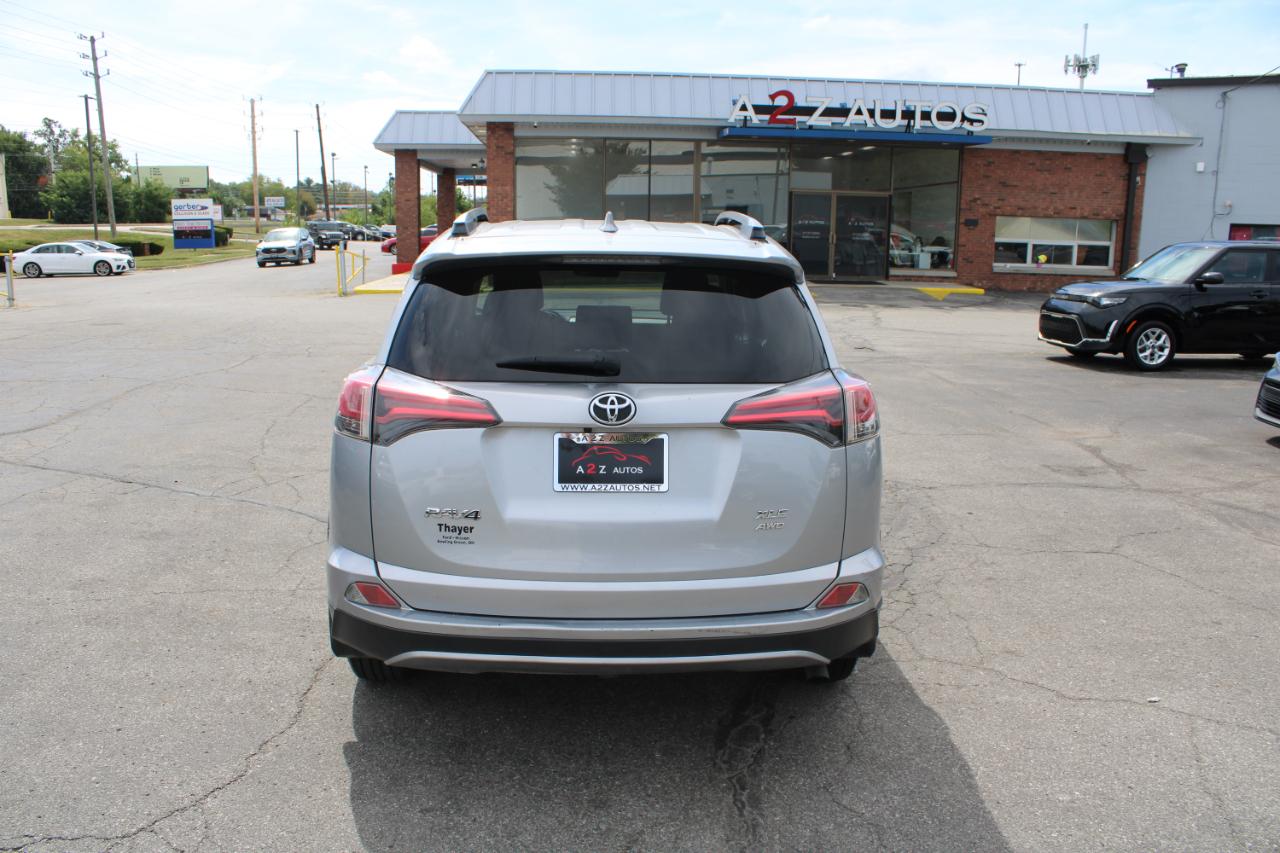 Toyota RAV4 XLE AWD (Natl) 2018