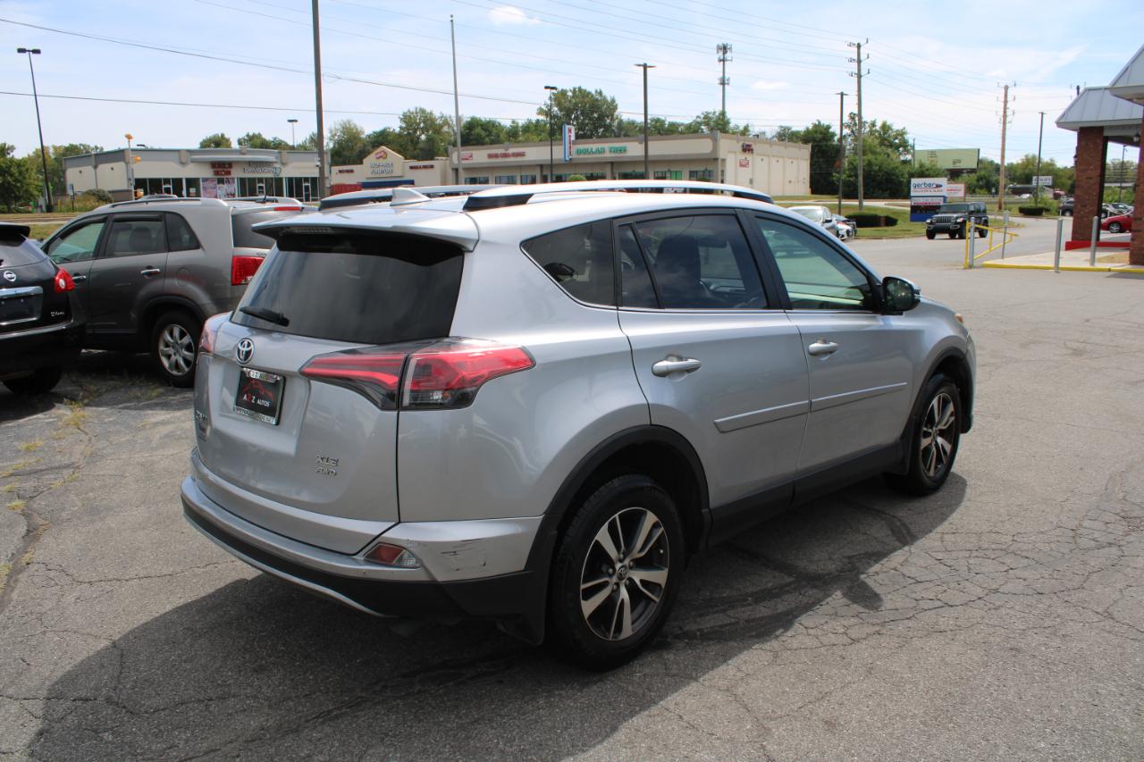 Toyota RAV4 XLE AWD (Natl) 2018