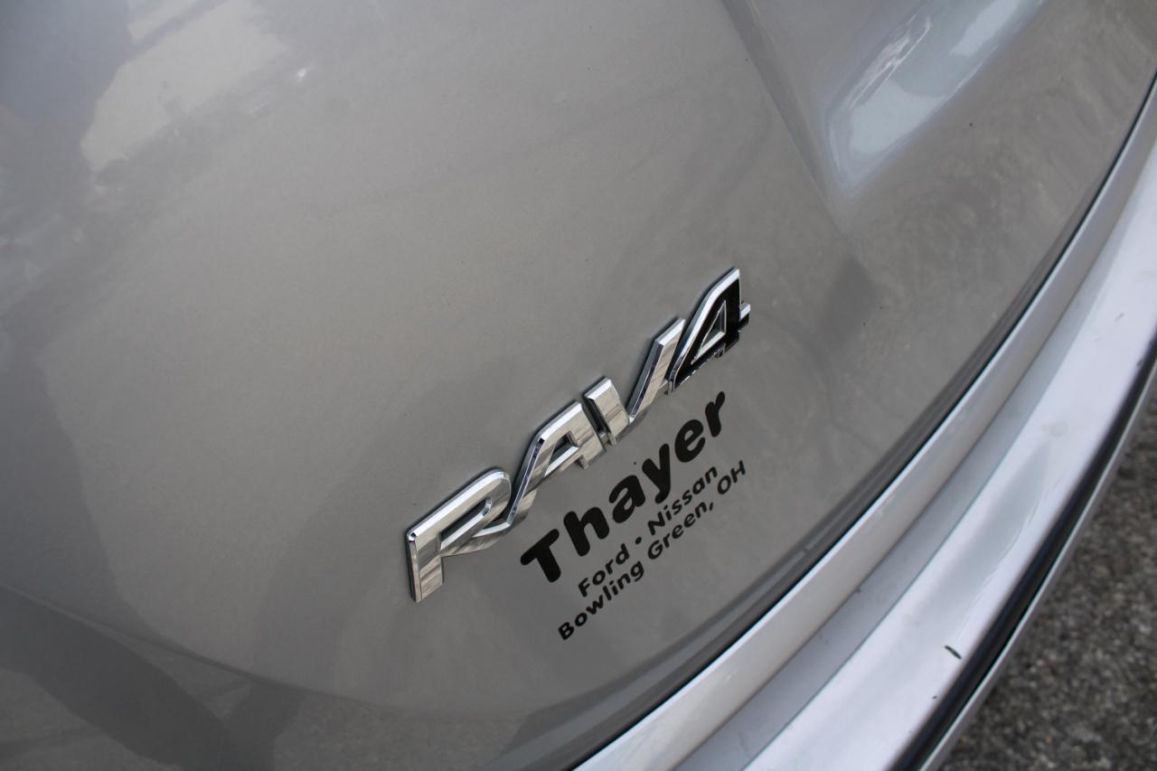 Toyota RAV4 XLE AWD (Natl) 2018