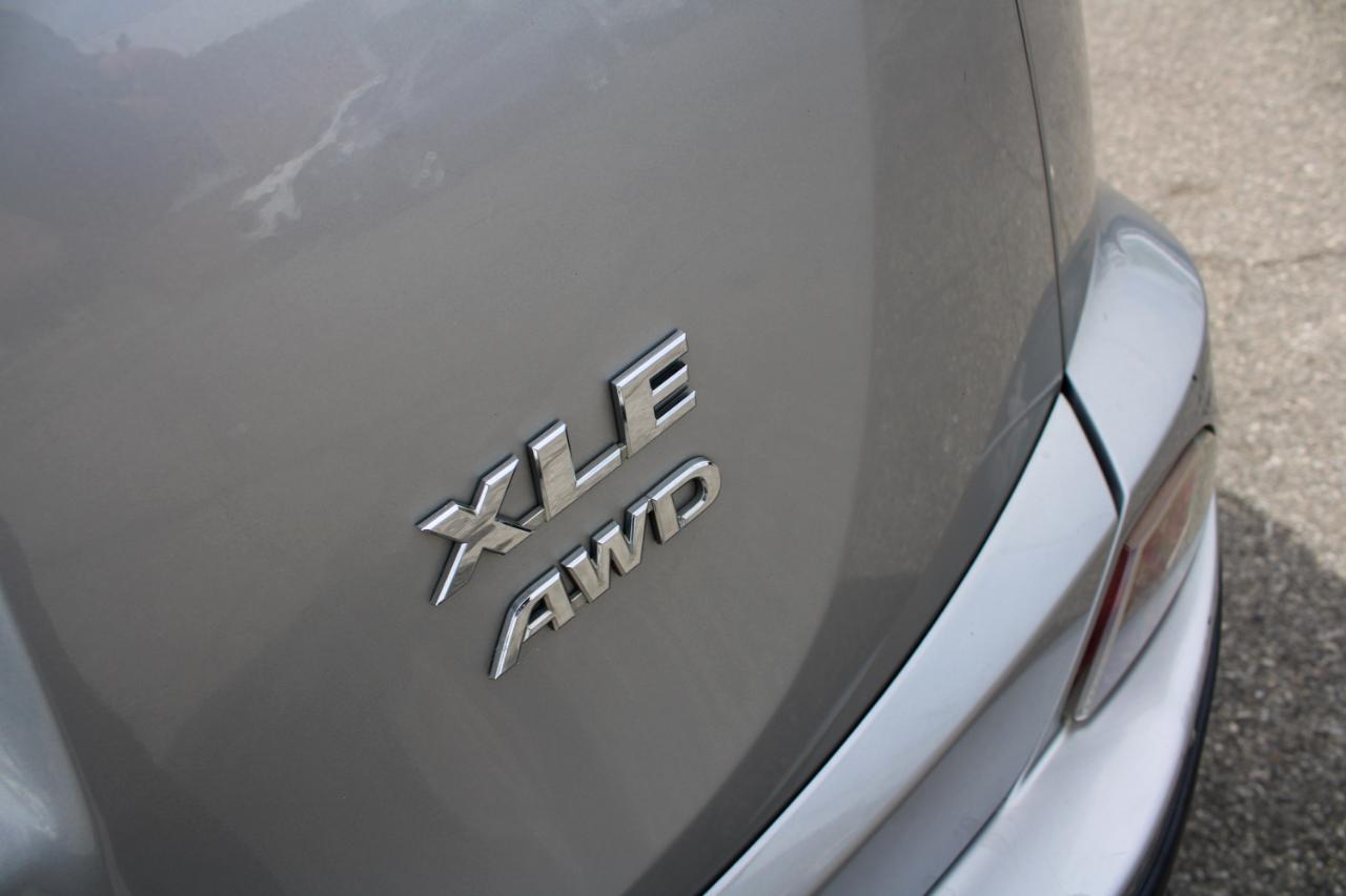 Toyota RAV4 XLE AWD (Natl) 2018