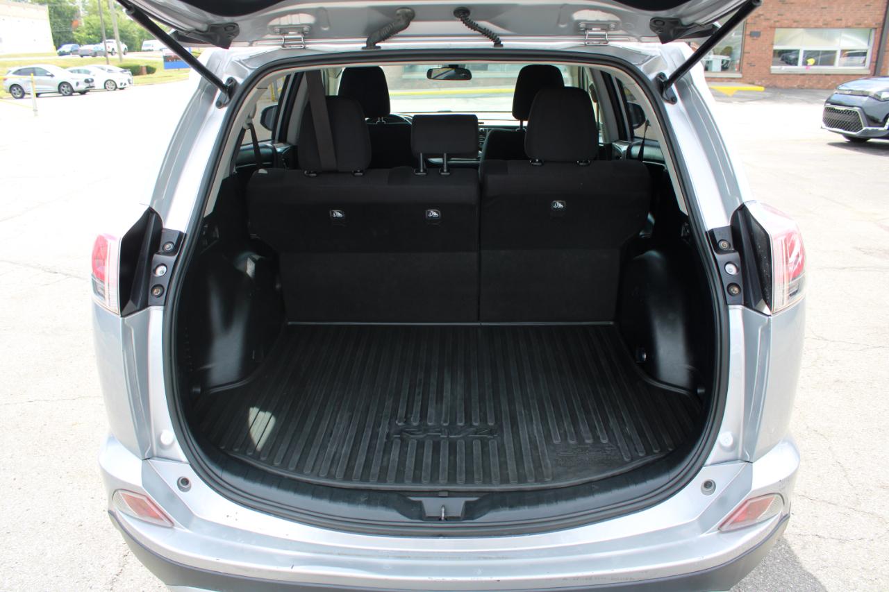 Toyota RAV4 XLE AWD (Natl) 2018