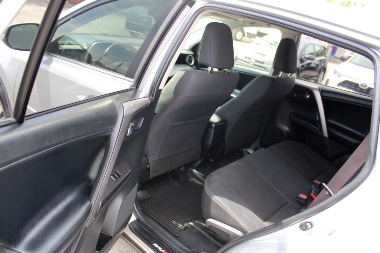 Toyota RAV4 XLE AWD (Natl) 2018
