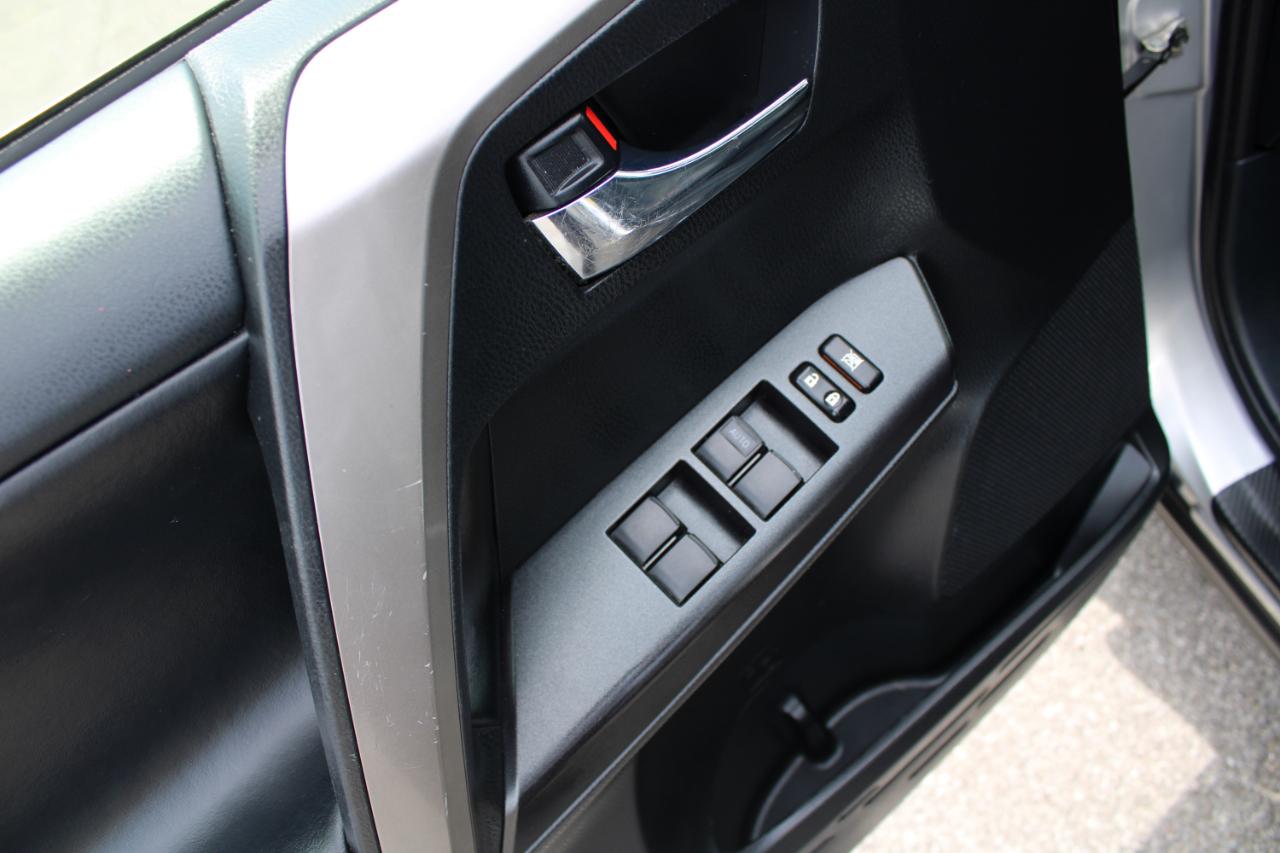 Toyota RAV4 XLE AWD (Natl) 2018