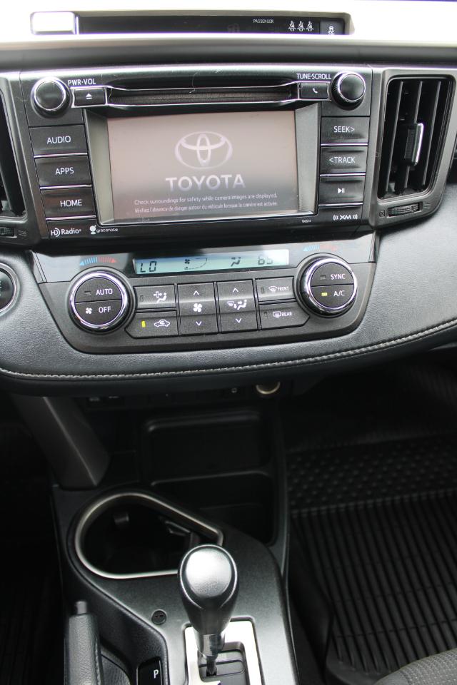 Toyota RAV4 XLE AWD (Natl) 2018
