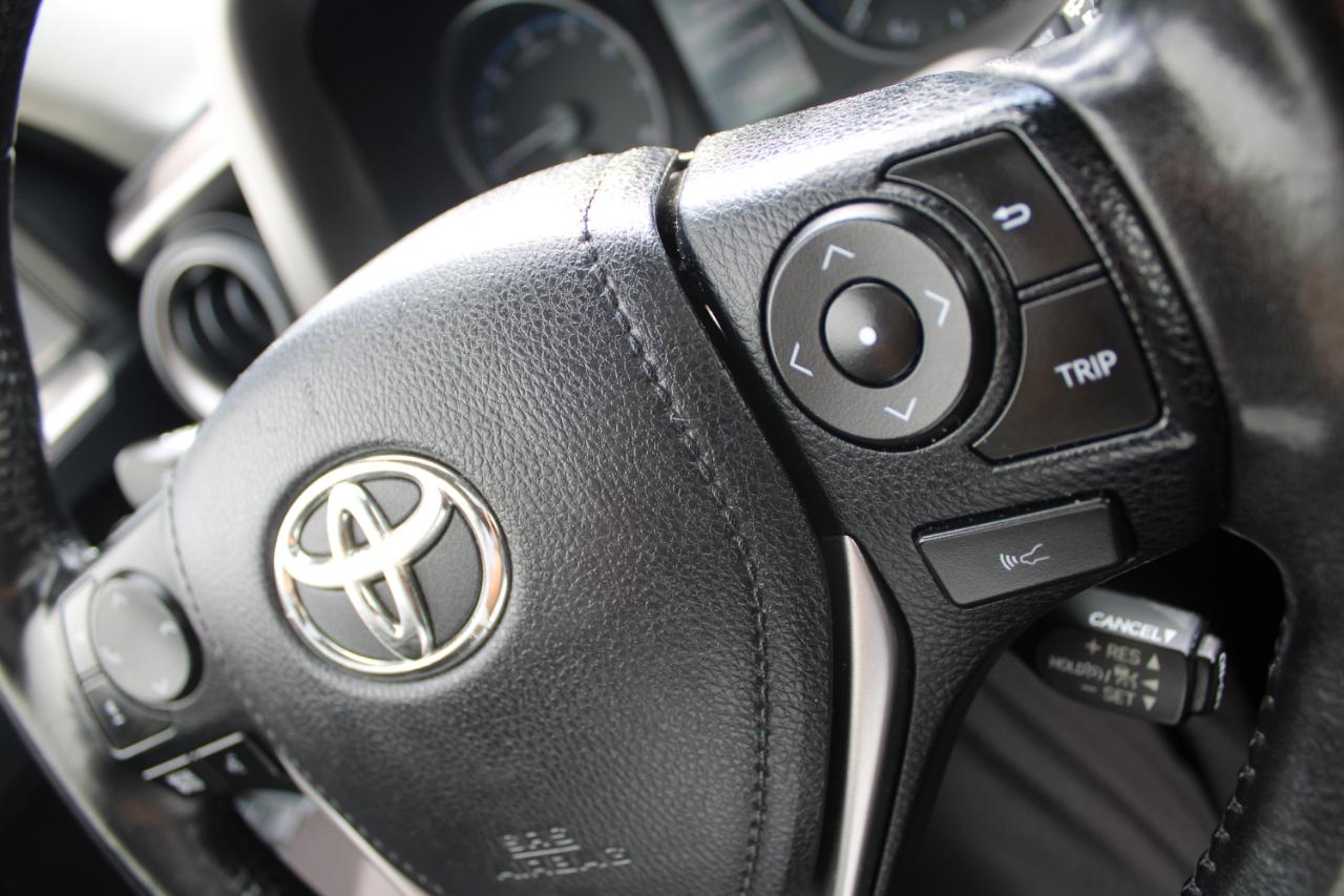 Toyota RAV4 XLE AWD (Natl) 2018