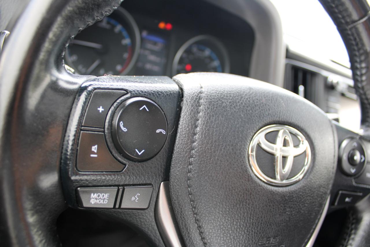 Toyota RAV4 XLE AWD (Natl) 2018