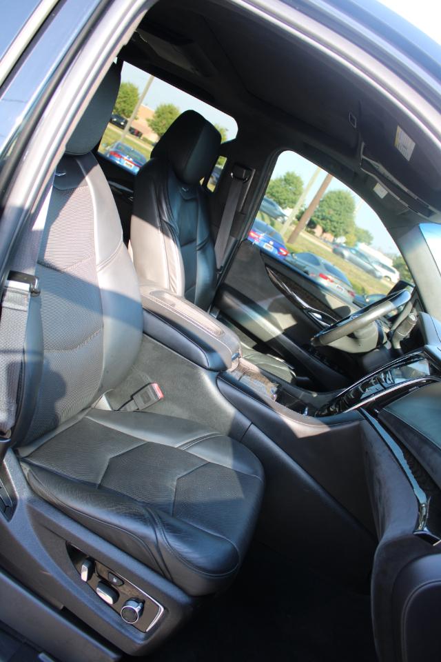 Cadillac Escalade ESV 4WD 4dr Platinum 2016