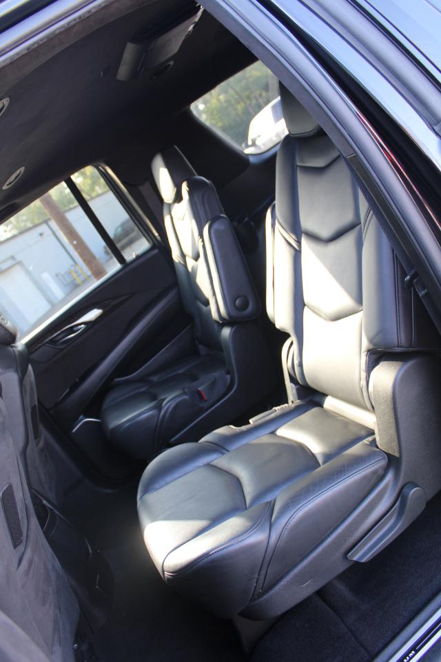 Cadillac Escalade ESV 4WD 4dr Platinum 2016