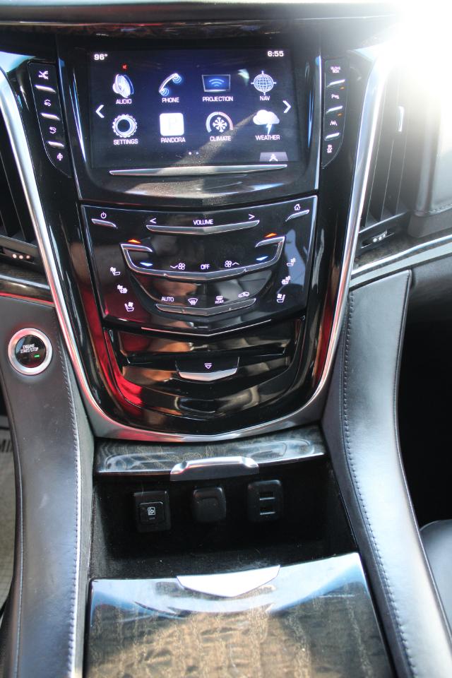 Cadillac Escalade ESV 4WD 4dr Platinum 2016