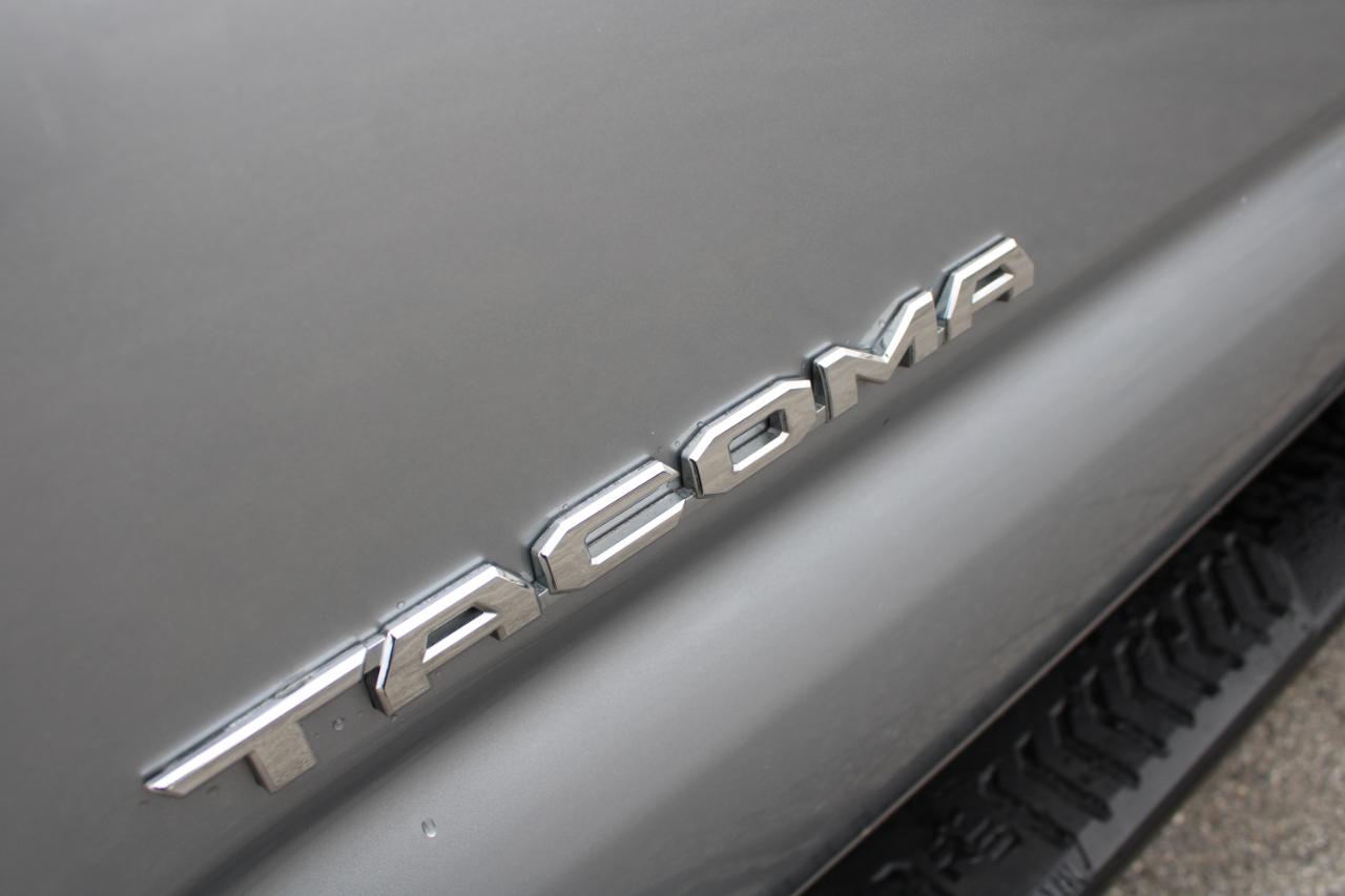 Toyota Tacoma 2WD TRD Off Road Double Cab 5' Bed V6 AT (Natl) 2021