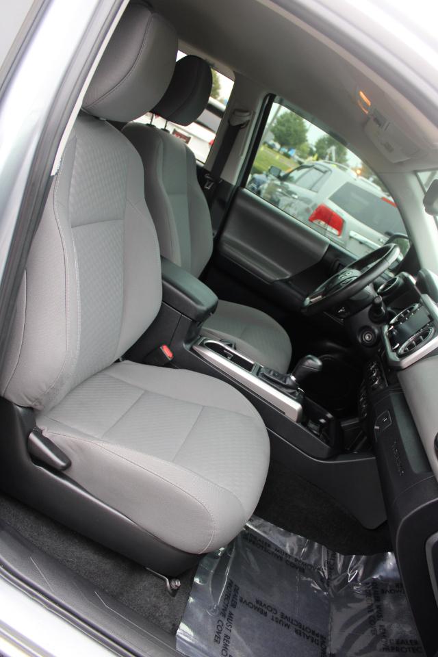Toyota Tacoma 2WD TRD Off Road Double Cab 5' Bed V6 AT (Natl) 2021