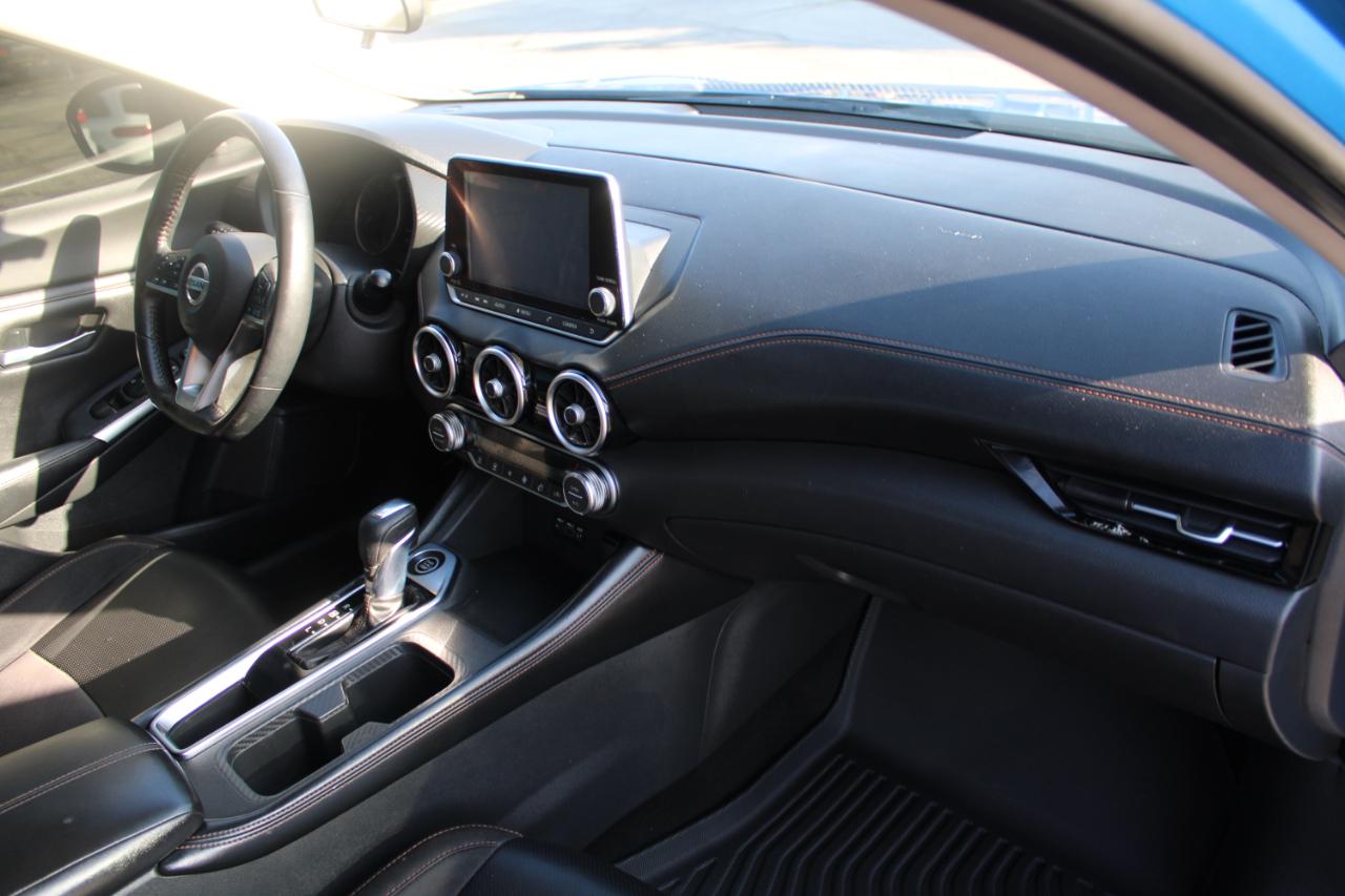 Nissan Sentra SR CVT 2020