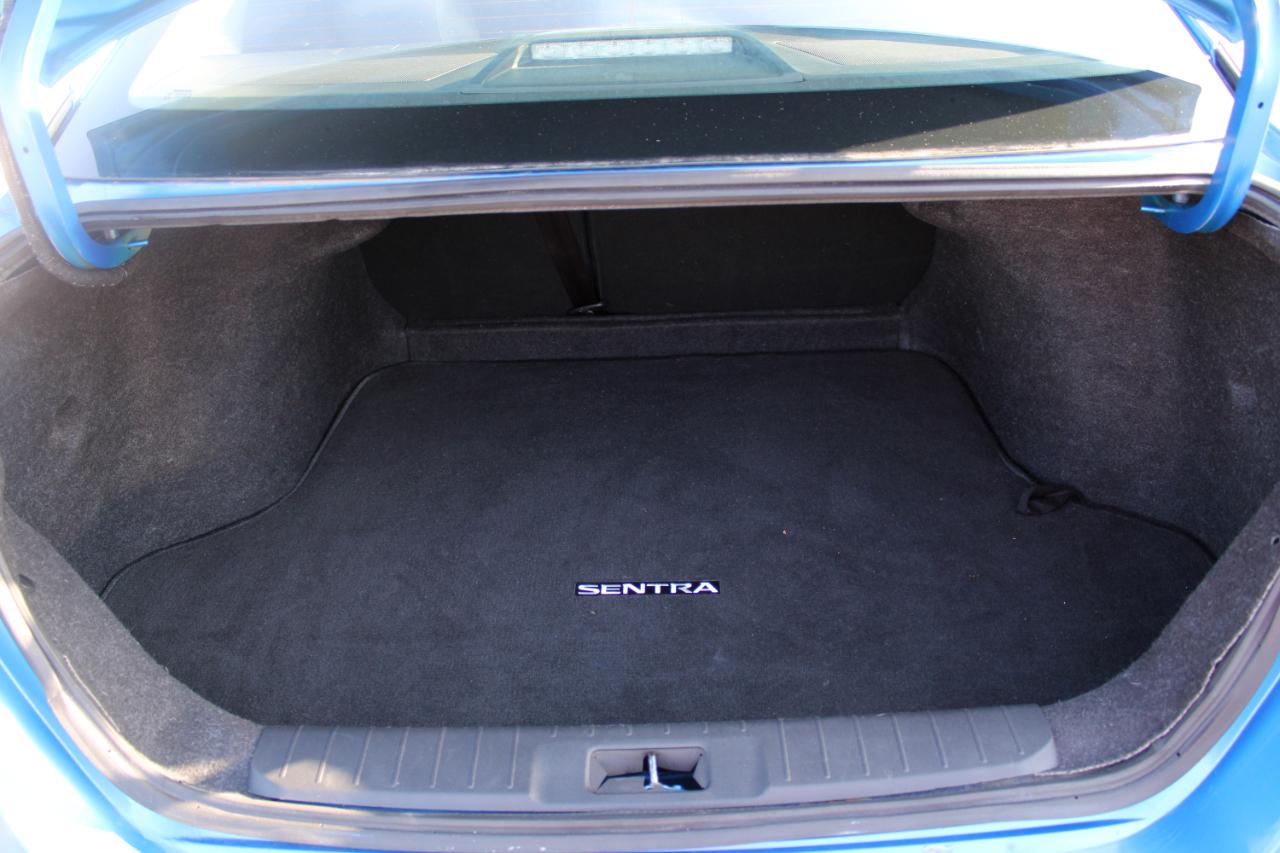 Nissan Sentra SR CVT 2020
