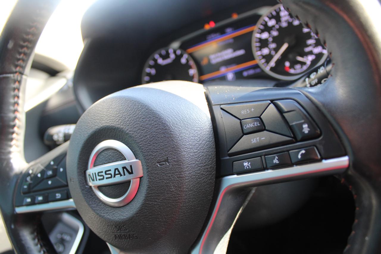 Nissan Sentra SR CVT 2020