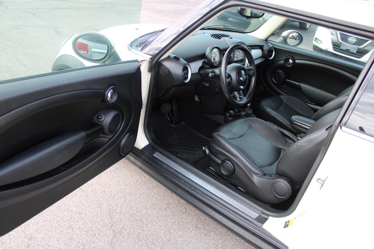 MINI Cooper Hardtop 2dr Cpe 2013