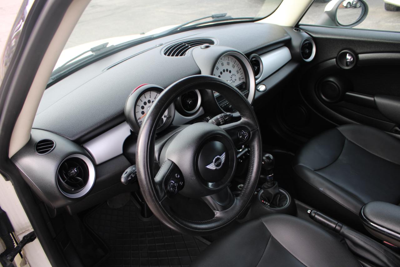 MINI Cooper Hardtop 2dr Cpe 2013