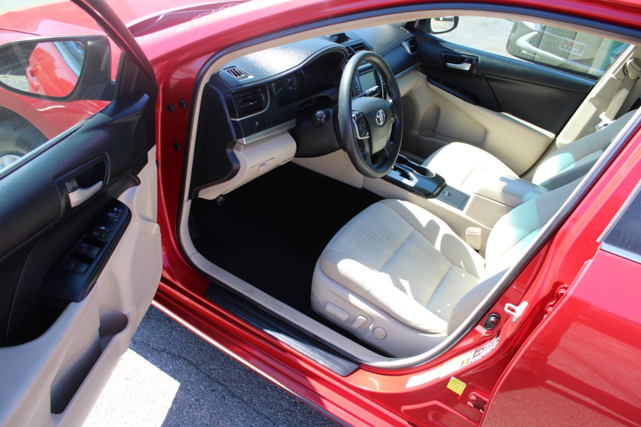 Toyota Camry 2014.5 4dr Sdn I4 Auto LE (Natl) 2014