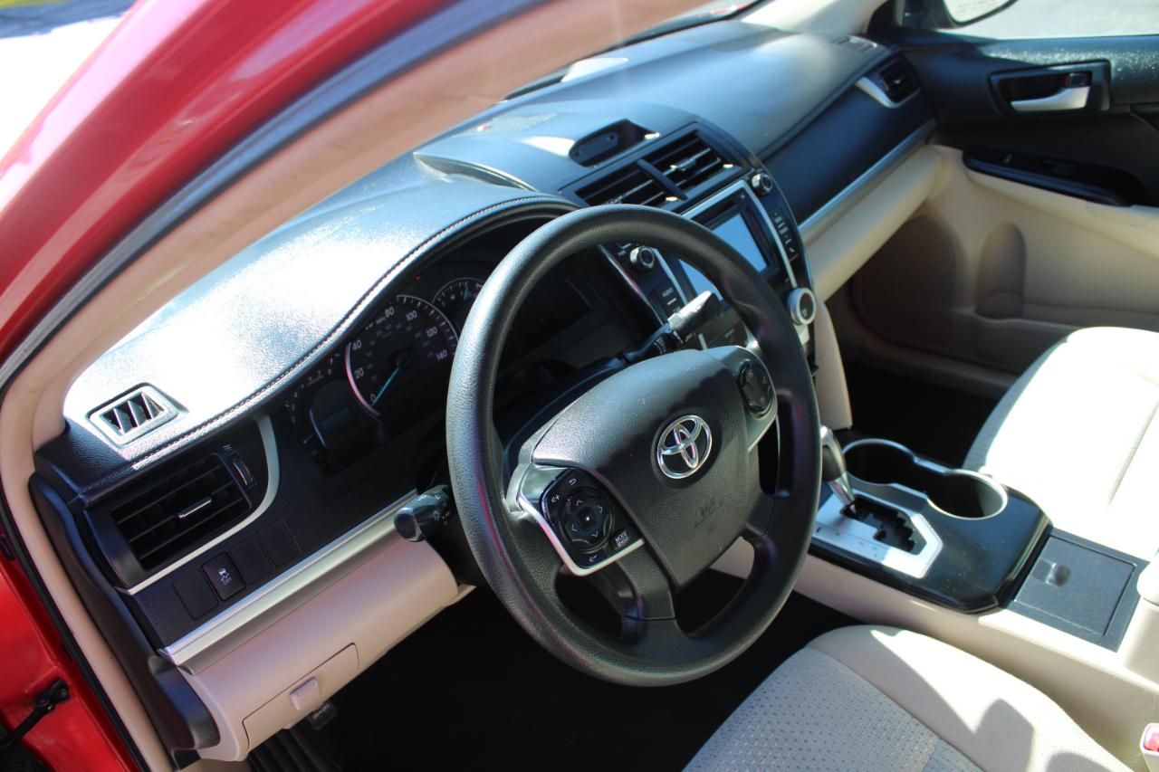 Toyota Camry 2014.5 4dr Sdn I4 Auto LE (Natl) 2014