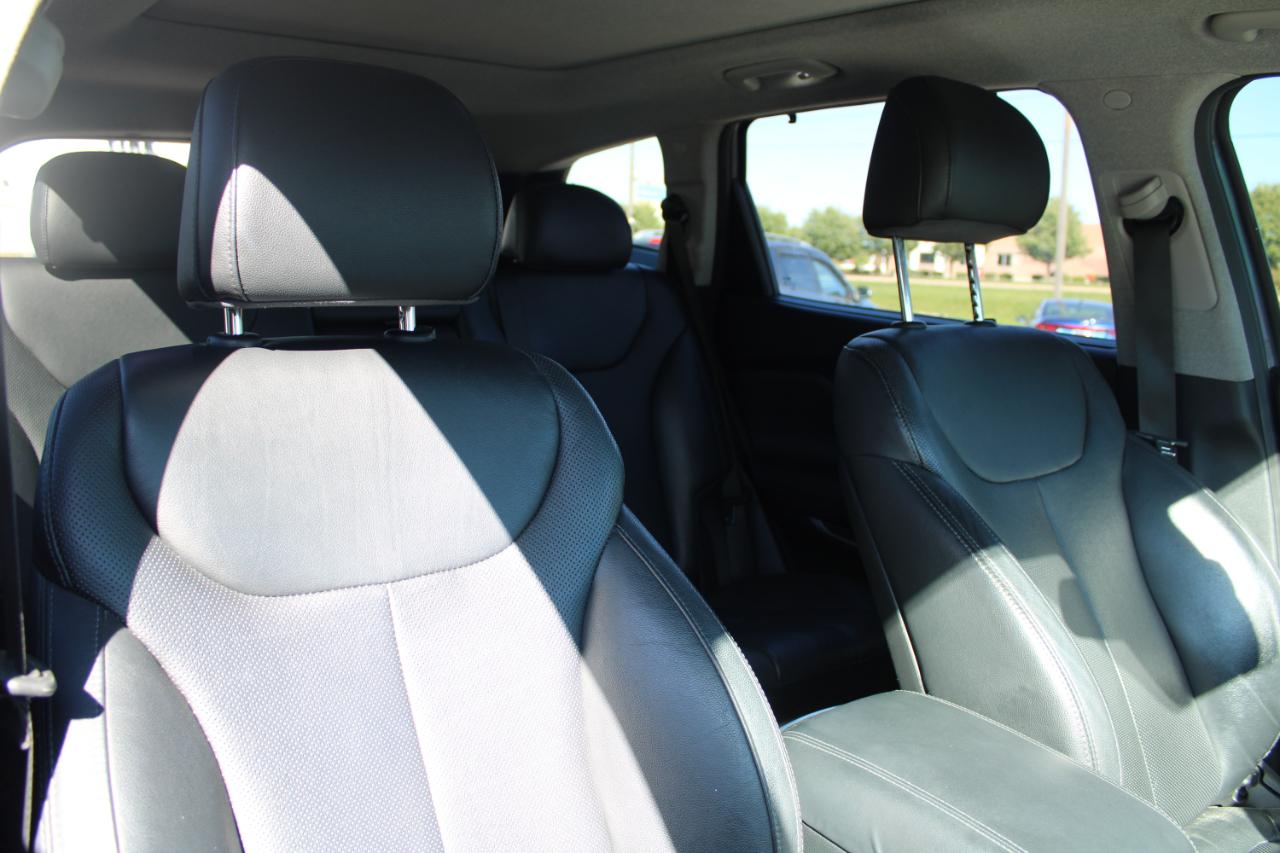 Hyundai Santa Fe Limited 2.4L Auto FWD 2019