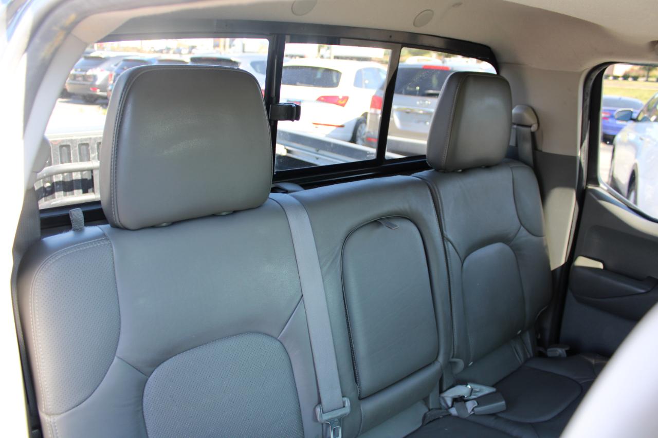 Nissan Frontier 4WD Crew Cab SWB Auto SL 2014