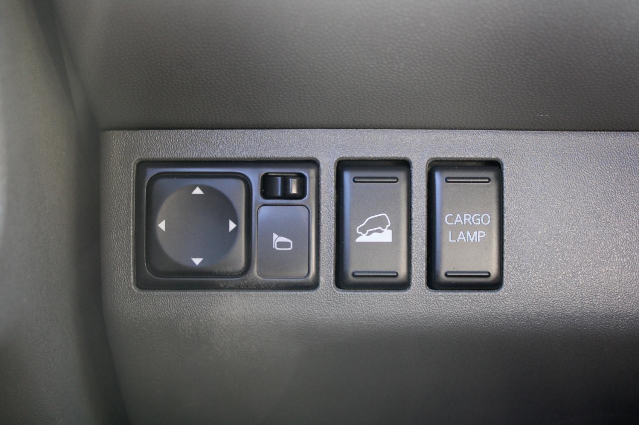 Nissan Frontier 4WD Crew Cab SWB Auto SL 2014