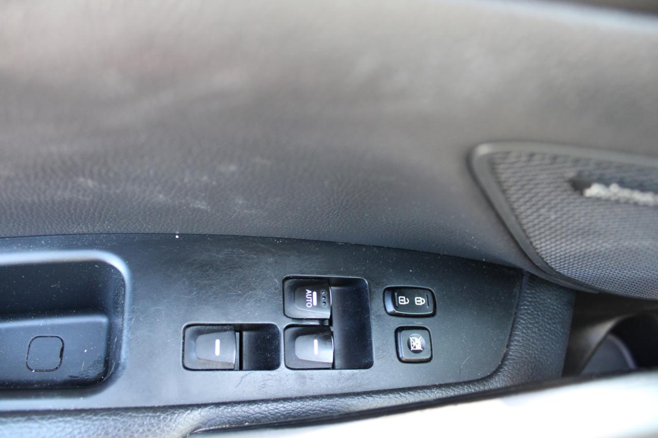 Hyundai Veloster 3dr Cpe Auto Turbo w/Black Int 2013