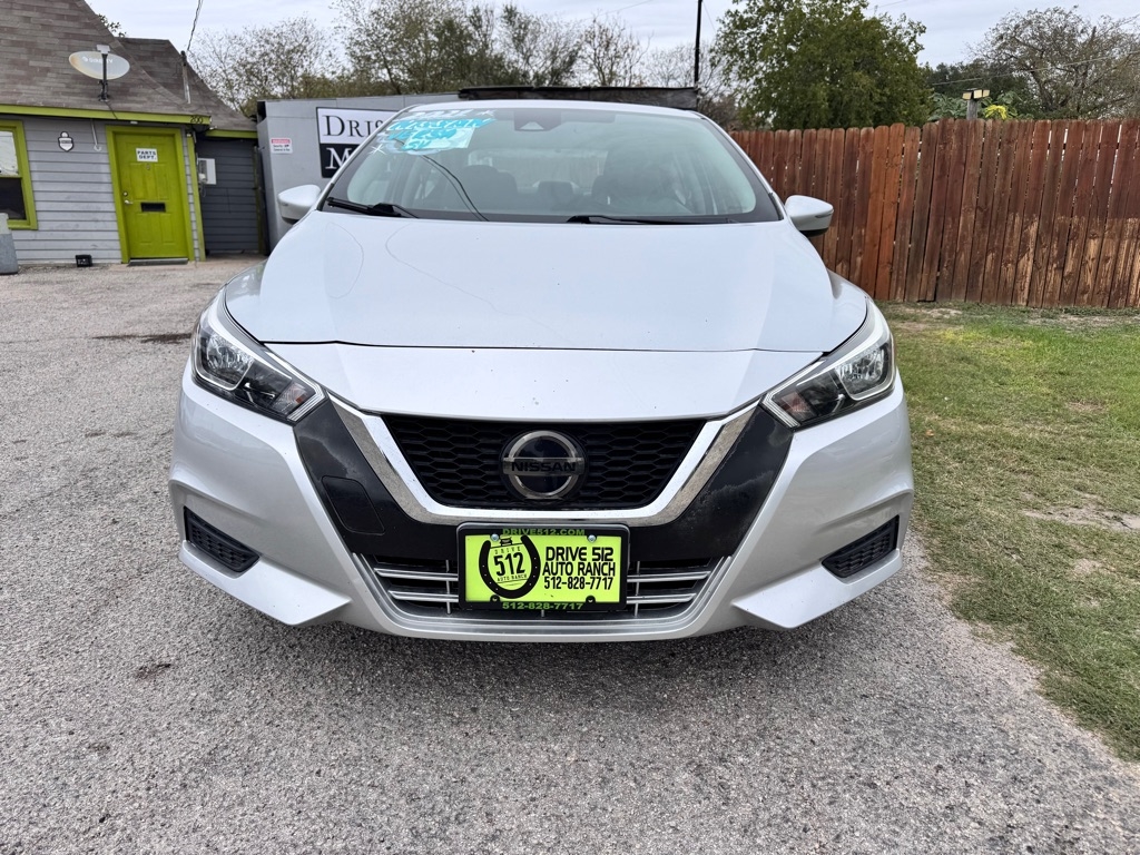 Nissan Versa  2021