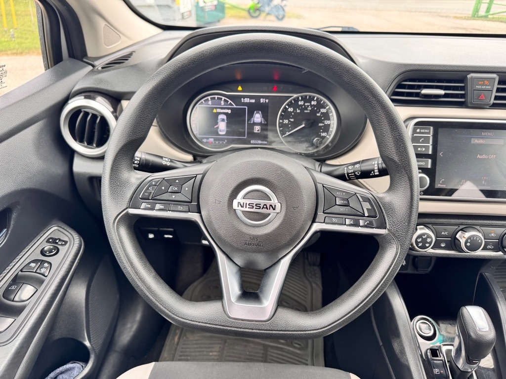 Nissan Versa  2021