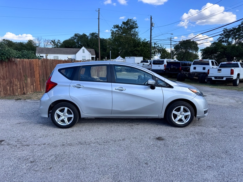 2019 Nissan Versa Note SV photo 3