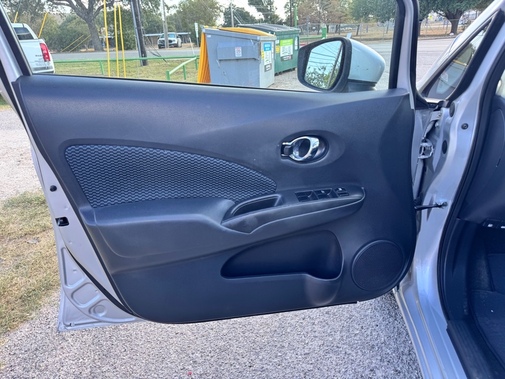2019 Nissan Versa Note SV photo 10