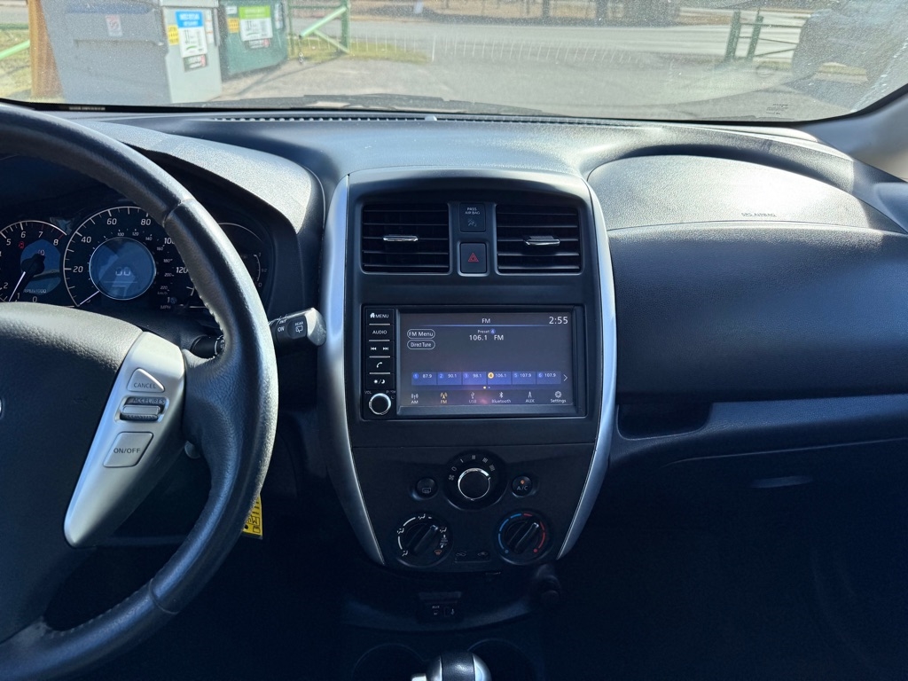 2019 Nissan Versa Note SV photo 22