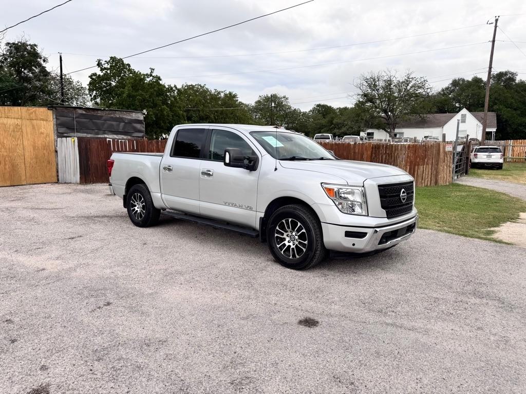 Nissan Titan  2021