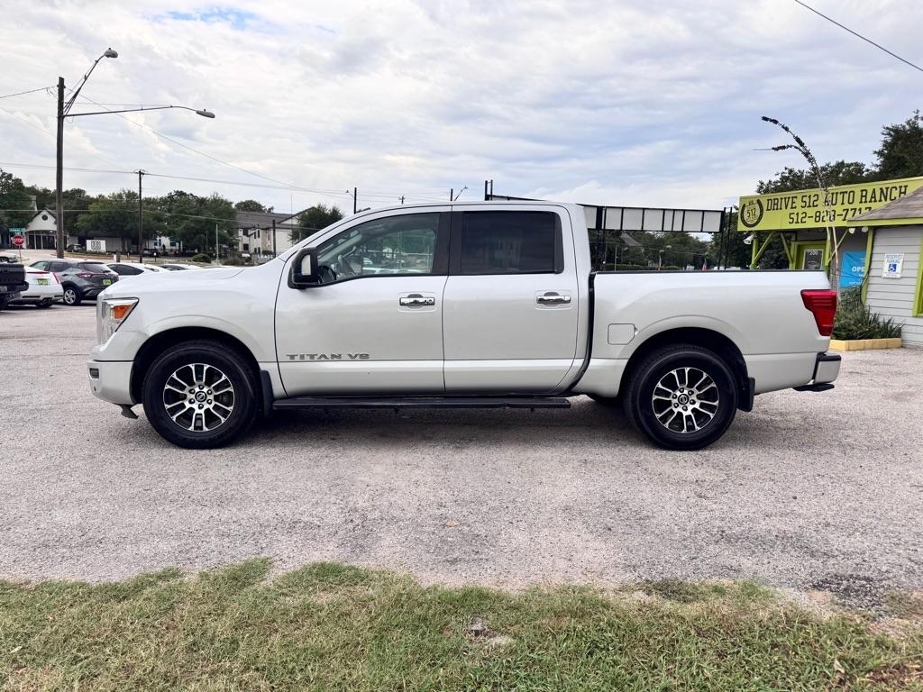 Nissan Titan  2021
