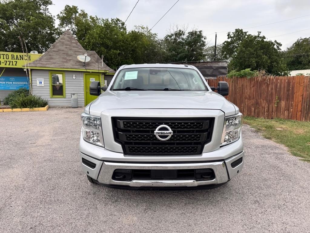 Nissan Titan  2021