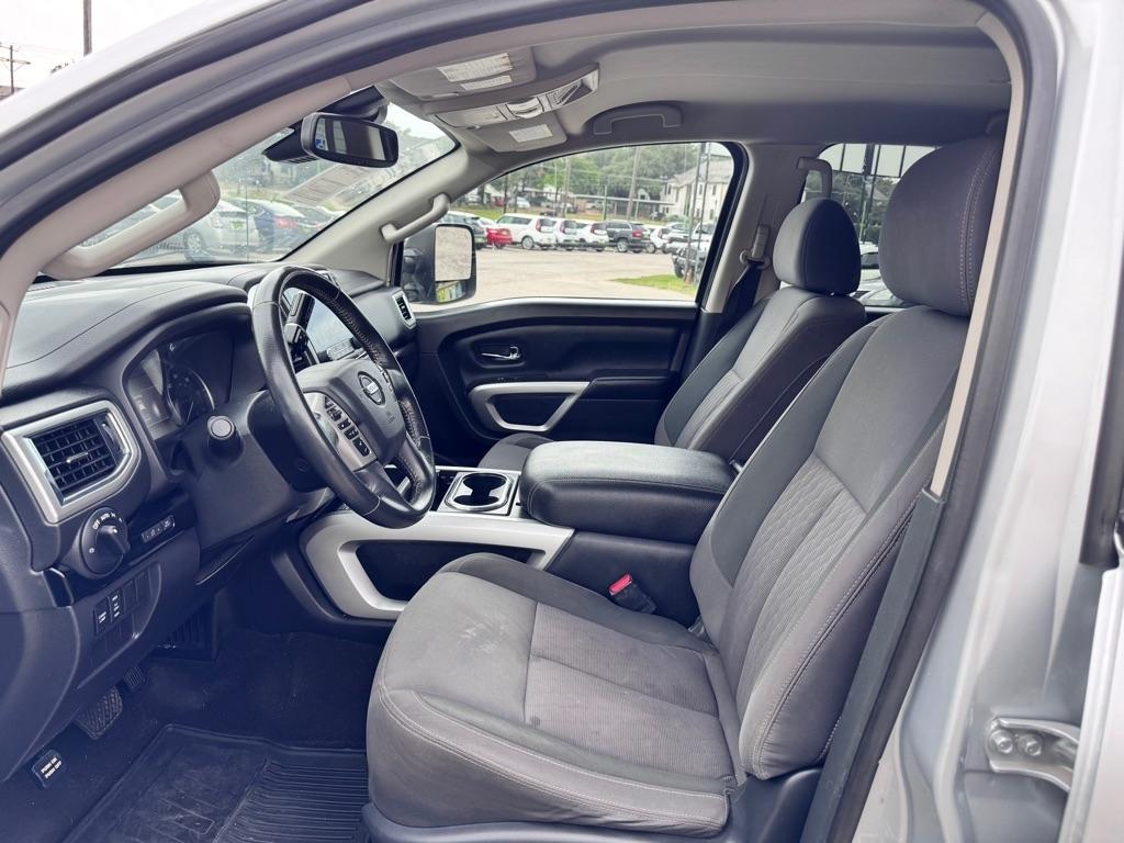 Nissan Titan  2021