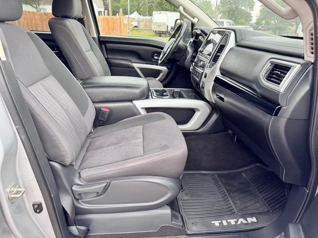 Nissan Titan  2021