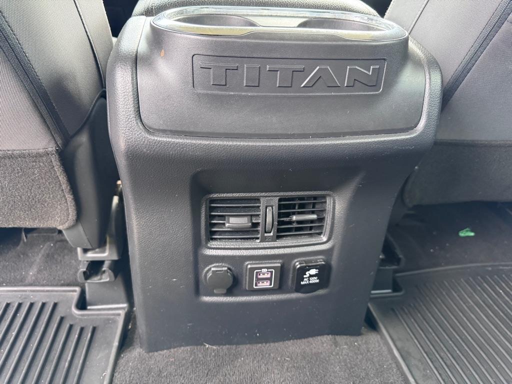 Nissan Titan  2021
