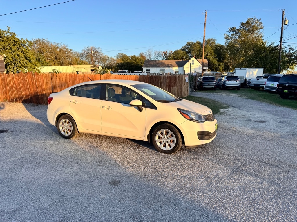 2015 Kia Rio LX photo 2