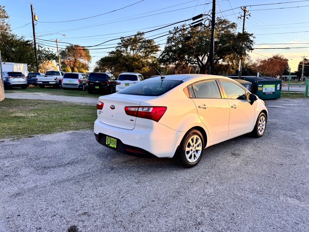 2015 Kia Rio LX photo 4