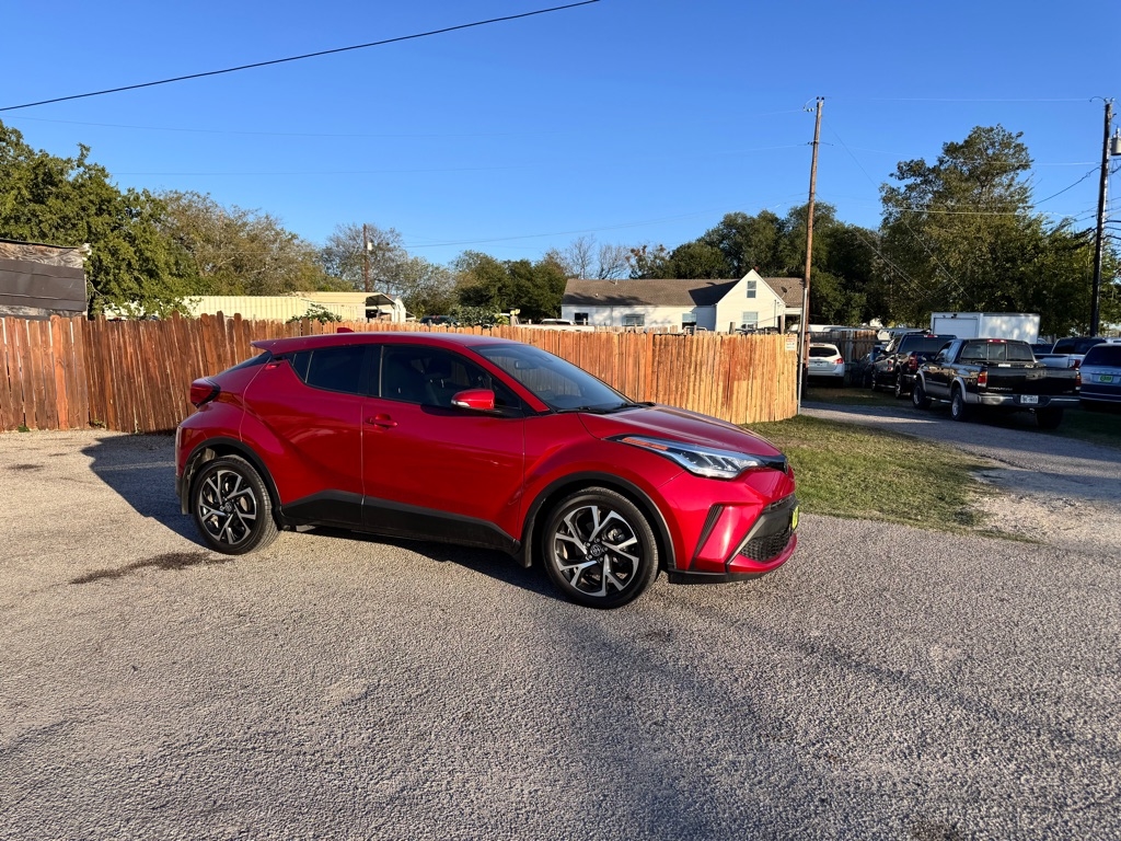 2020 Toyota C-HR XLE photo 2